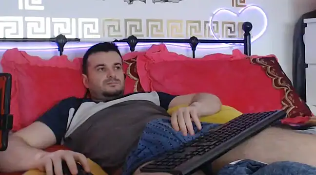 Snapshot of erotico69xxx chatting on December 25, 11:43 am erotico69xxx online show from December 25, 11:43 am