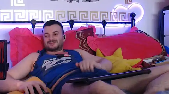 Snapshot of erotico69xxx chatting on December 15, 11:53 pm erotico69xxx online show from December 15, 11:53 pm