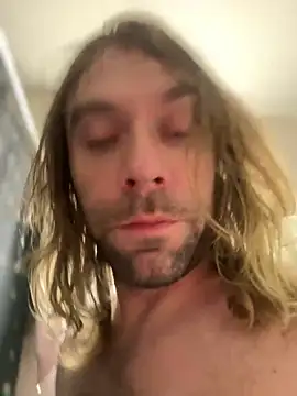 4kUsh2Fashion0 online show from January 20, 11:45 am