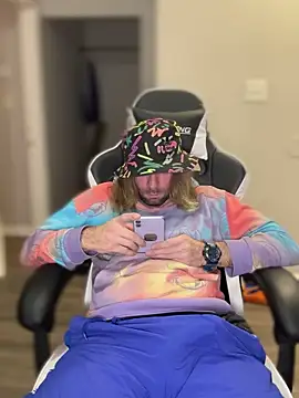 4kUsh2Fashion0 online show from January 5, 1:13 am