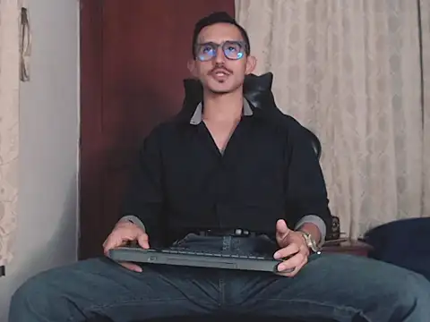 HomeAloneK online show from October 12, 8:03 pm