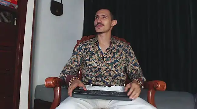 HomeAloneK online show from February 9, 7:52 pm