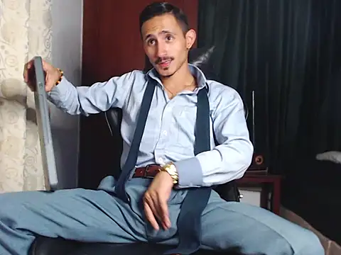 HomeAloneK online show from September 15, 8:10 pm