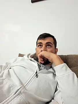 Snapshot of hornny1995 chatting on October 2, 1:26 pm hornny1995 online show from October 2, 1:26 pm