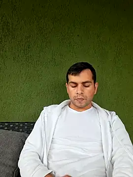 Snapshot of hornny1995 chatting on October 5, 1:48 pm hornny1995 online show from October 5, 1:48 pm