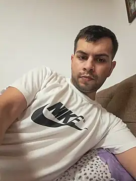 Snapshot of hornny1995 chatting on December 27, 7:03 pm hornny1995 online show from December 27, 7:03 pm