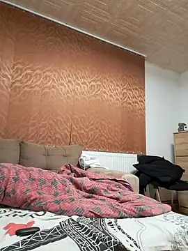 Snapshot of hornny1995 chatting on December 17, 5:58 pm hornny1995 online show from December 17, 5:58 pm