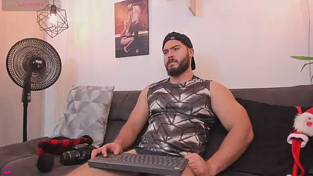 SebastianVilla  online show from December 15, 11:57 pm