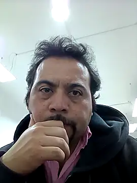 maxAnderson 1 online show from February 12, 3:18 pm