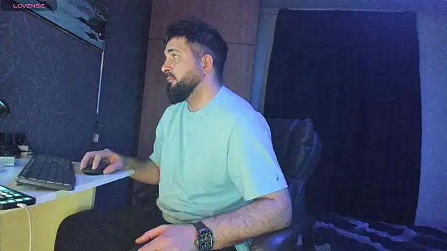 Snapshot of Eduu2322 chatting on March 22, 10:15 pm Eduu2322 online show from March 22, 10:15 pm