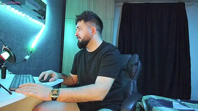 Snapshot of Eduu2322 chatting on February 19, 10:53 pm Eduu2322 online show from February 19, 10:53 pm