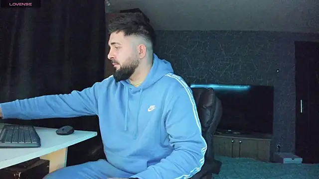 Snapshot of Eduu2322 chatting on January 9, 11:34 pm Eduu2322 online show from January 9, 11:34 pm