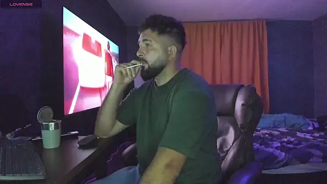 Snapshot of Eduu2322 chatting on September 19, 7:13 pm Eduu2322 online show from September 19, 7:13 pm