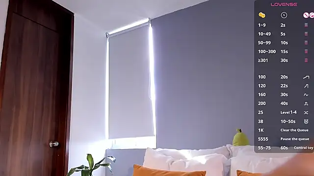 santiago 01 online show from April 9, 8:26 pm