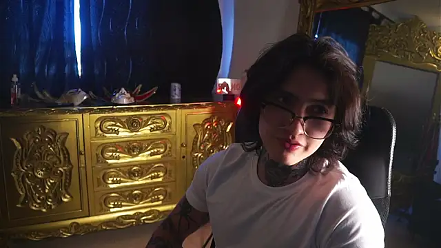 dantecoppolaa  online show from January 31, 2:37 am