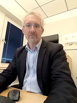 tom-swede online show from October 30, 4:08 pm