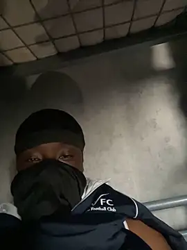 Snapshot of elninoblacko chatting on December 12, 1:39 pm elninoblacko online show from December 12, 1:39 pm