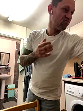 Snapshot of Yourhotboy_42 chatting on October 15, 6:15 pm Yourhotboy 42 online show from October 15, 6:15 pm