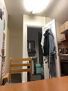 Snapshot of Yourhotboy_42 chatting on March 3, 6:50 pm Yourhotboy 42 online show from March 3, 6:50 pm