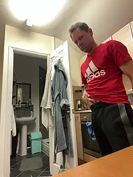 Snapshot of Yourhotboy_42 chatting on March 13, 7:28 pm Yourhotboy 42 online show from March 13, 7:28 pm