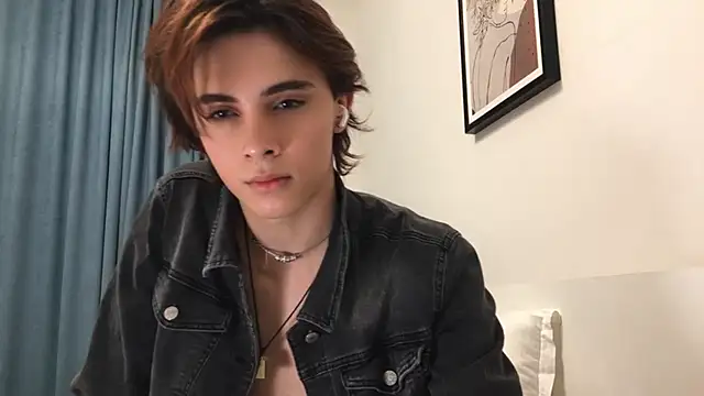 Snapshot of k0sta_ chatting on December 20, 6:45 pm k0sta  online show from December 20, 6:45 pm