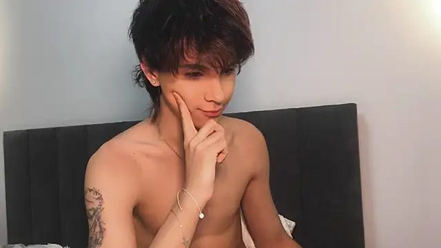 Snapshot of k0sta_ chatting on February 10, 5:03 am k0sta  online show from February 10, 5:03 am