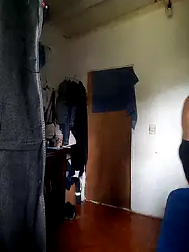 hecwil8 online show from November 16, 1:57 pm