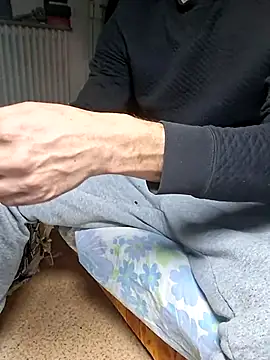 molozeb online show from October 25, 6:20 pm