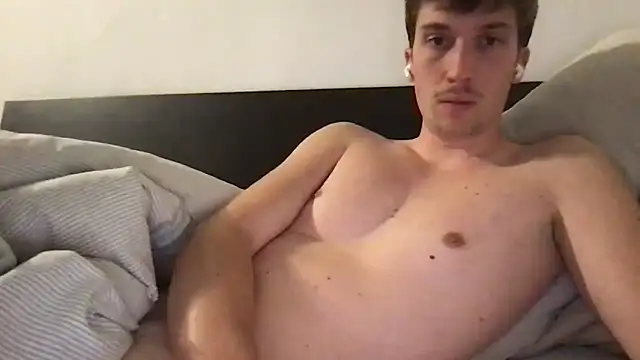 hungandfun05 online show from September 22, 8:08 pm