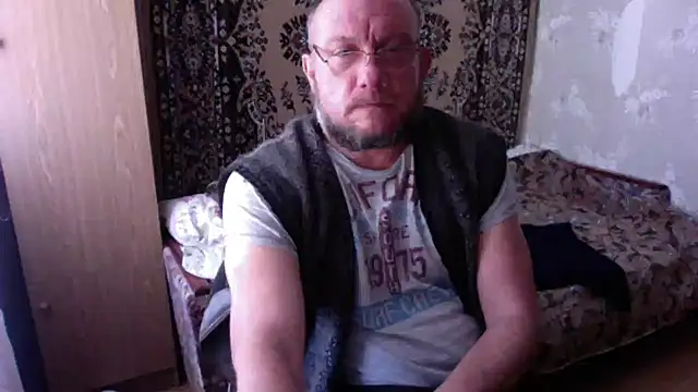 Snapshot of Bossun79 chatting on February 2, 6:48 am Bossun79 online show from February 2, 6:48 am