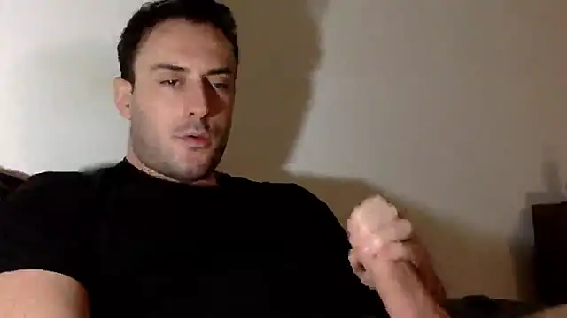 Snapshot of mainnrd chatting on February 16, 8:33 pm mainnrd online show from February 16, 8:33 pm