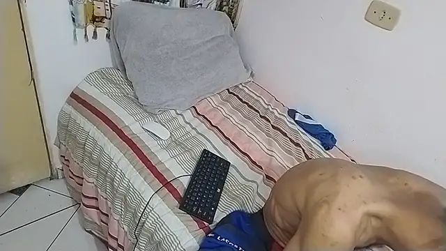 UncutToyBoy23cm online show from March 22, 3:20 am