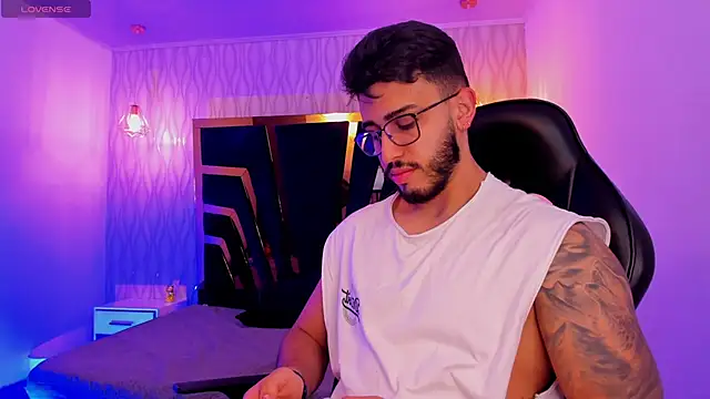 Liam Kleiin online show from December 15, 11:29 am