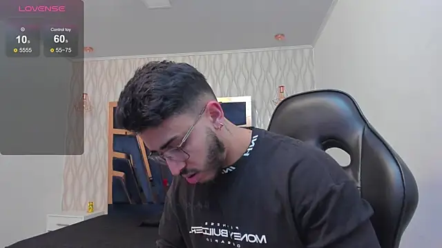 Liam Kleiin online show from December 22, 11:29 am