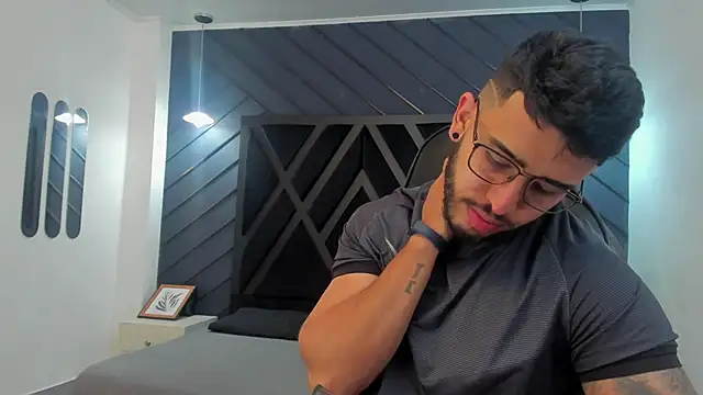 Liam Kleiin online show from November 11, 11:37 am