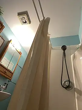 Snapshot of ryand12804 chatting on February 1, 10:02 pm ryand12804 online show from February 1, 10:02 pm