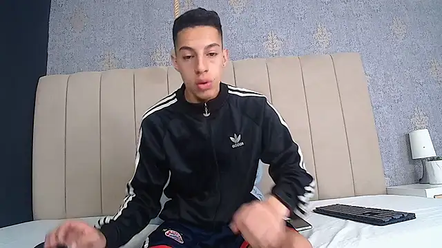 thiago19s online show from December 6, 7:45 pm