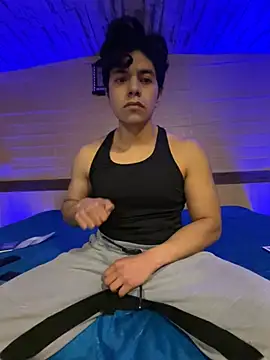 OsvaldoGuzman online show from January 15, 7:48 am