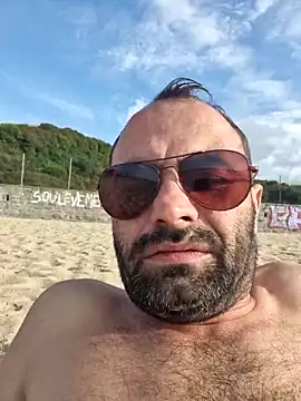 robertilevis online show from September 9, 4:39 pm