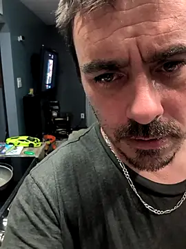 Snapshot of jonnyjenner chatting on October 23, 2:15 am jonnyjenner online show from October 23, 2:15 am