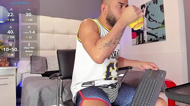 THIAGOXBIG online show from December 24, 7:44 pm