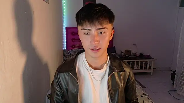 santi-fabulous online show from December 19, 11:01 pm