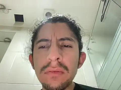 littlelatinhunter online show from November 29, 10:01 pm