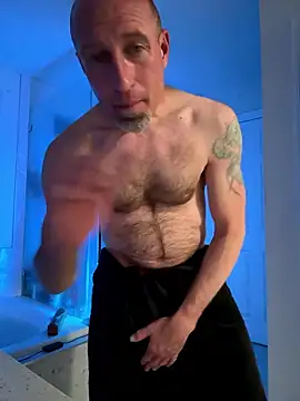 El Gizmo online show from January 11, 9:35 am