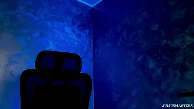 juliusmasters online show from April 14, 8:41 pm