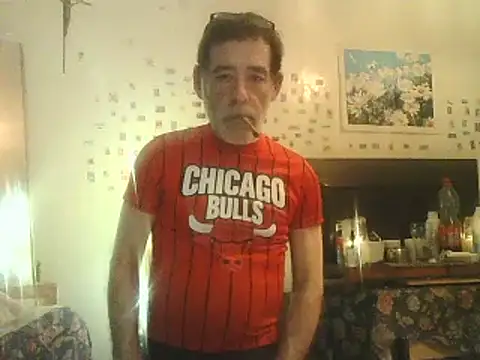 Snapshot of DaddyQuimHot chatting on February 15, 2:37 am DaddyQuimHot online show from February 15, 2:37 am