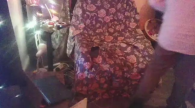 Snapshot of DaddyQuimHot chatting on March 10, 3:45 am DaddyQuimHot online show from March 10, 3:45 am