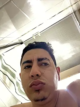 Snapshot of DanielGomez9 chatting on February 18, 12:49 pm DanielGomez9 online show from February 18, 12:49 pm