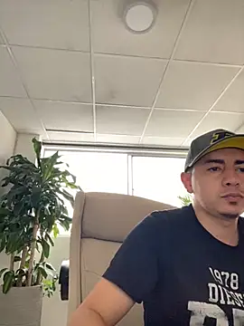 Snapshot of DanielGomez9 chatting on January 21, 10:30 pm DanielGomez9 online show from January 21, 10:30 pm