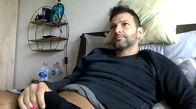 Snapshot of goroasroma90 chatting on December 4, 9:51 am goroasroma90 online show from December 4, 9:51 am